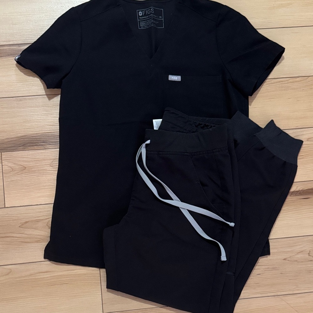 Figs Jet Black Scrub set